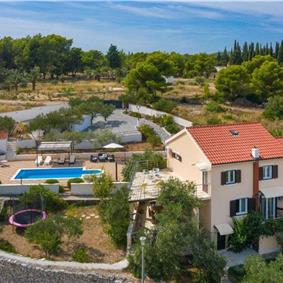 6 bedroom villa with pool in Milna, Brac Island sleeps 11